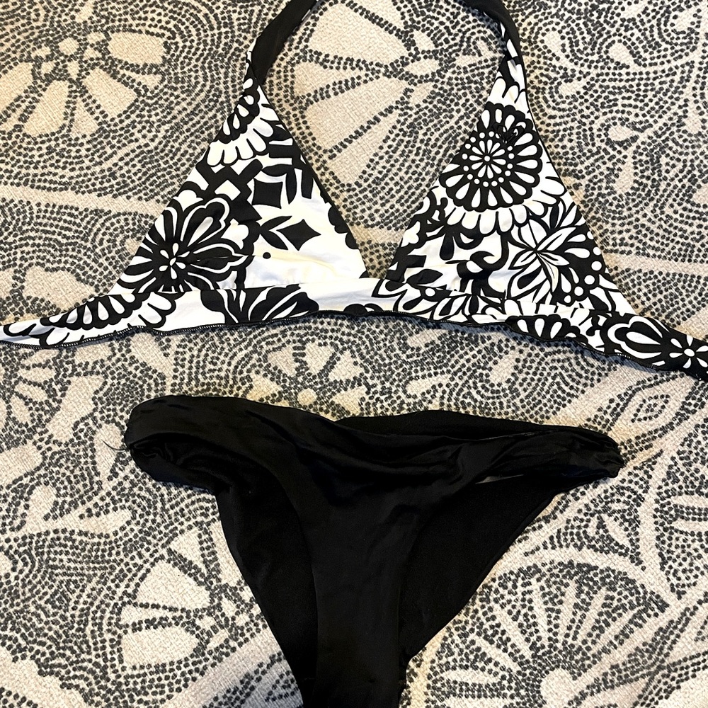Roxy Quicksilver reversible swimsuit bikini
